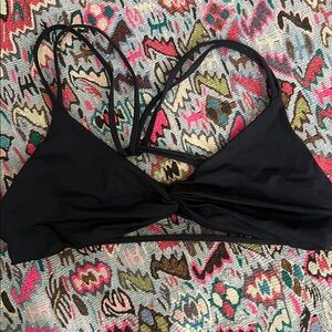 Lspace twist top black